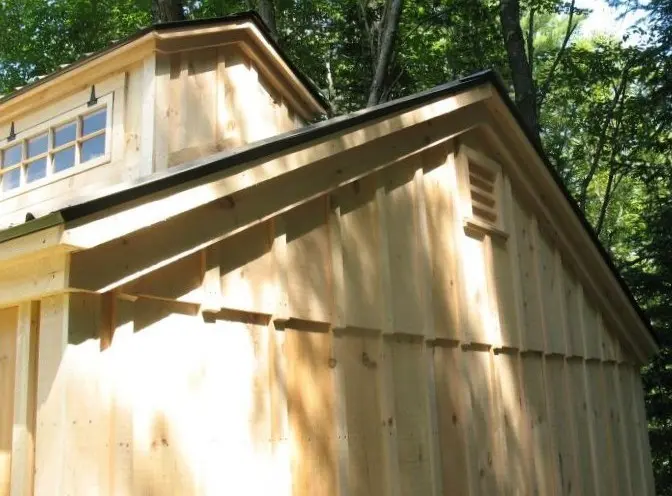 a close up with the custom sugar house two step fascia detail